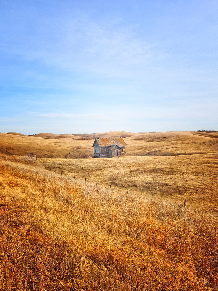 small-house-grand-nature-landscape-photography-6__880