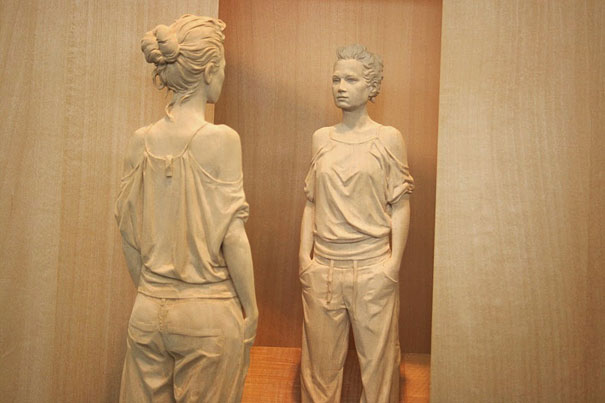 life-like-realistic-wooden-sculptures-peter-demetz-8
